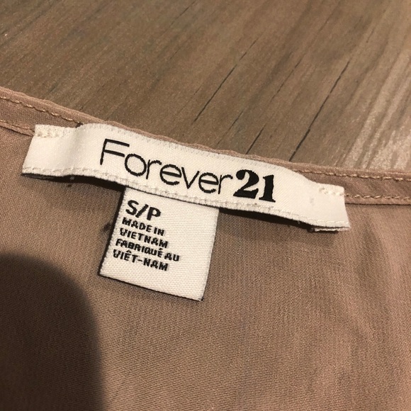 SOLD! Forever 21 TriColor Sleeveless Ruffle Top - Picture 2 of 6